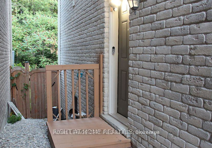 10-adeline-court-brampton-ontario-w13464948