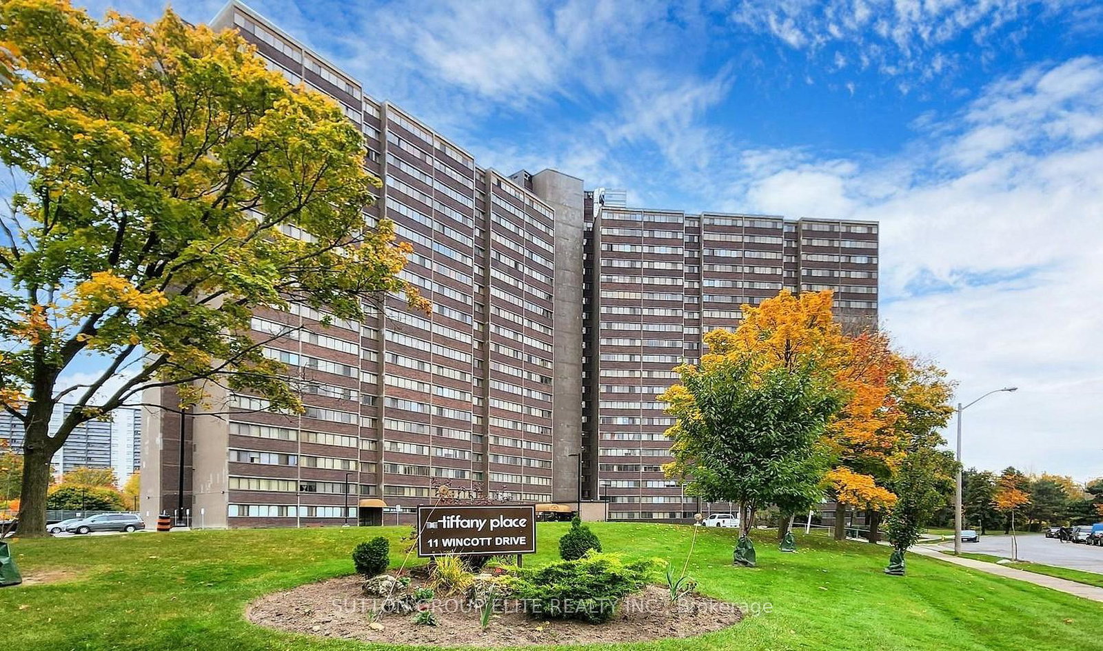 11-wincott-drive-etobicoke-ontario-w13465064