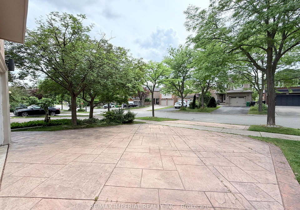 5735-tayside-crescent-mississauga-ontario-w13465318
