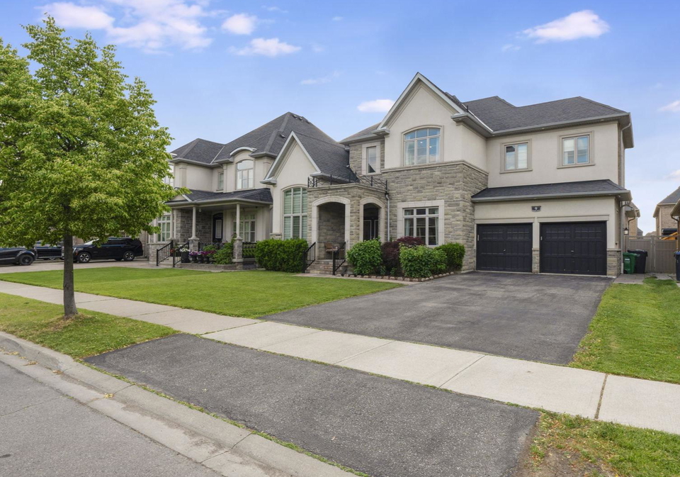 9-kelways-circle-brampton-ontario-w13465470