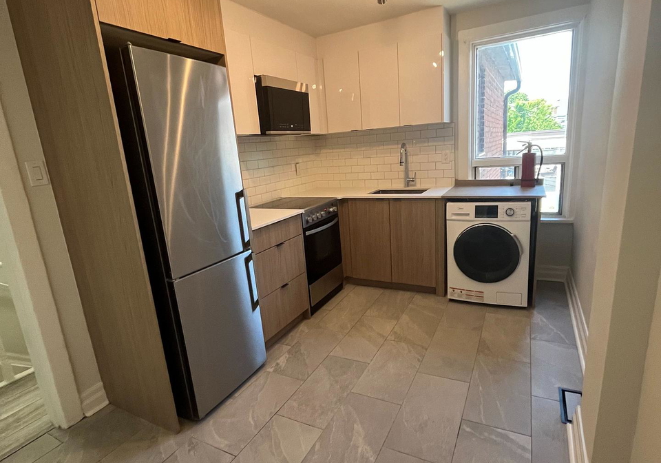 910-bloor-street-w-toronto-ontario-w13466090