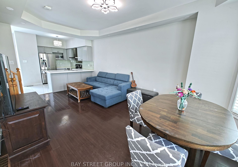 256-glenashton-drive-oakville-ontario-w13466194