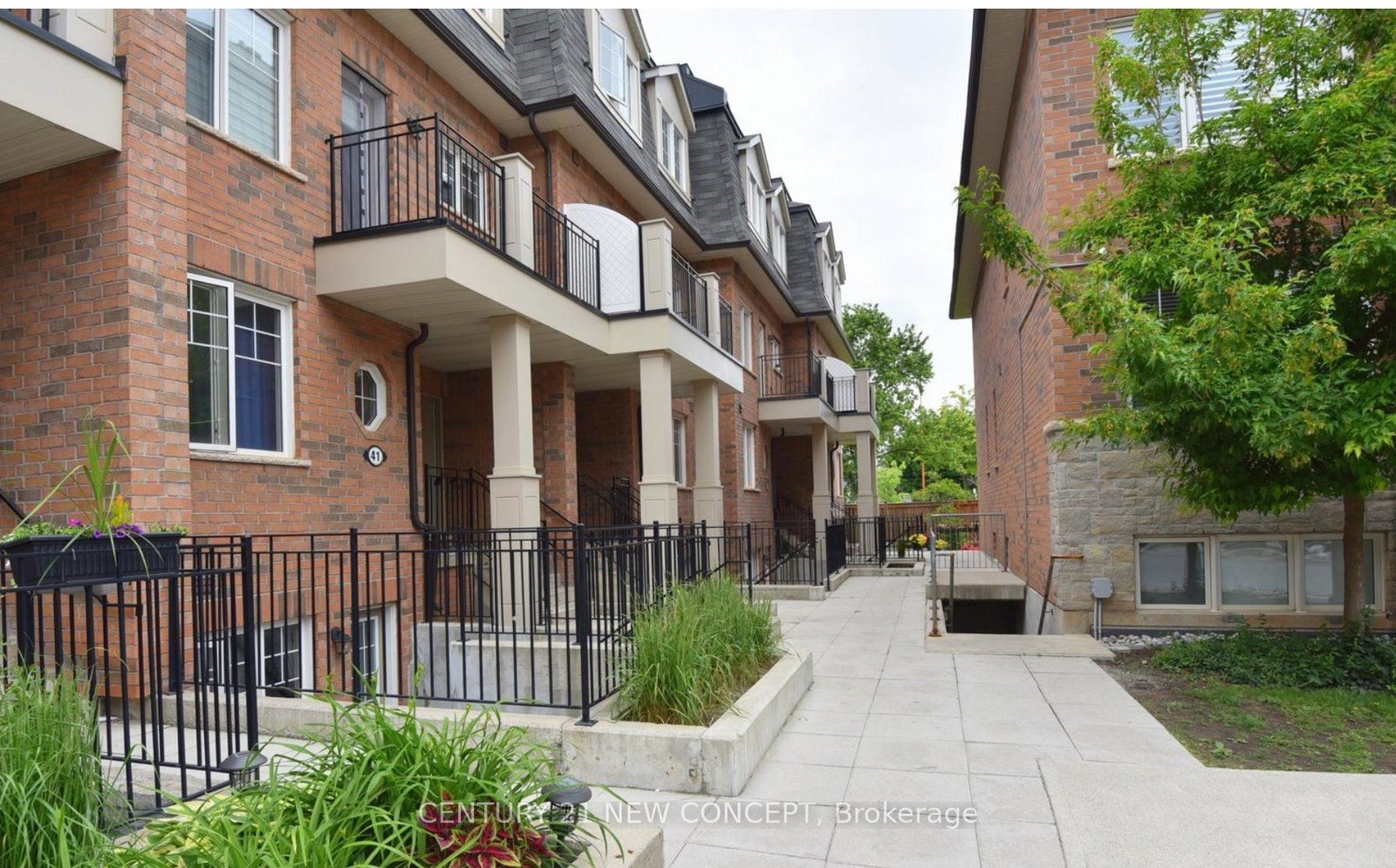 2420-baronwood-drive-oakville-ontario-w13466264