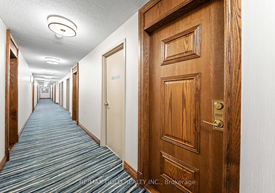 4889-kimbermount-avenue-mississauga-ontario-w13466514