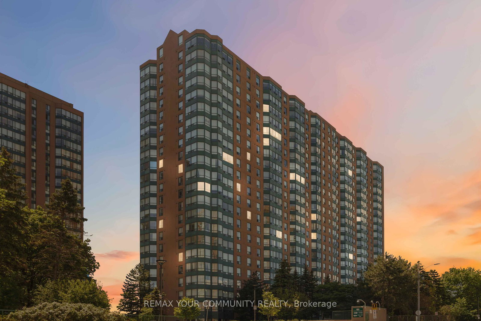 135-hillcrest-avenue-mississauga-ontario-w13466826