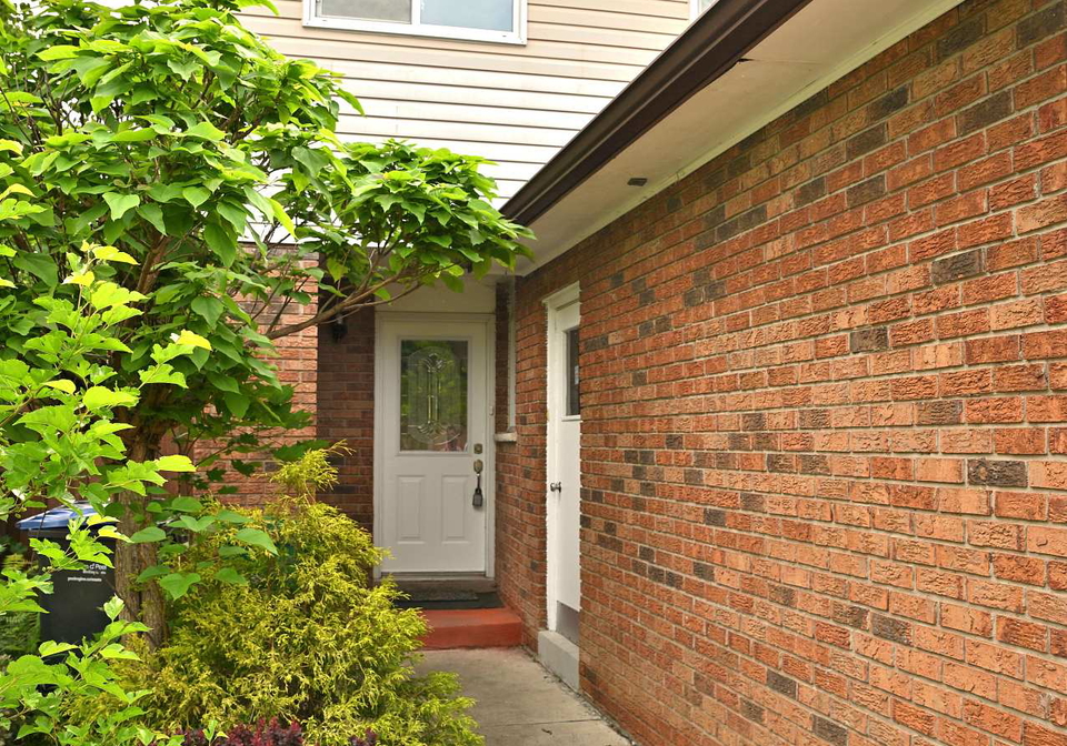 2720-windjammer-road-mississauga-ontario-w13467098