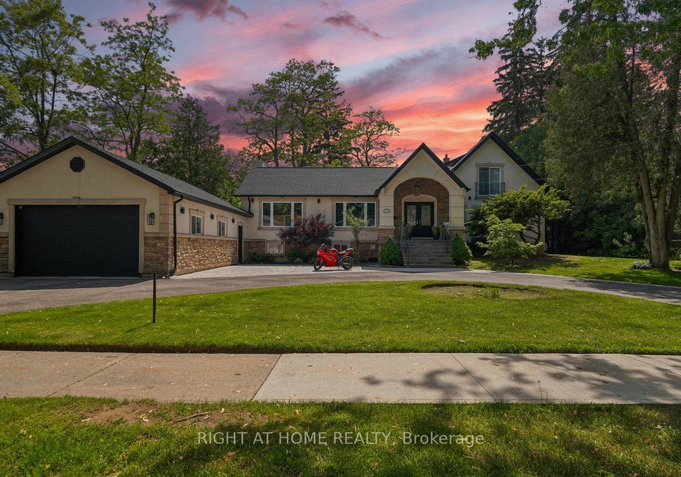 2090-stonehouse-crescent-mississauga-ontario-w13467362