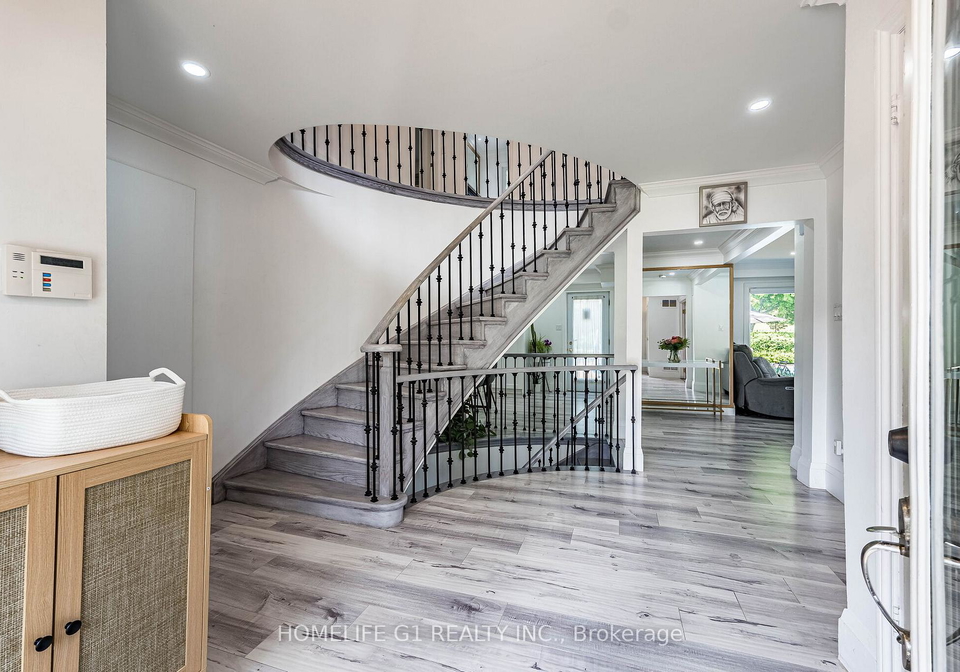 17-crescent-hills-drive-s-brampton-ontario-w13467702
