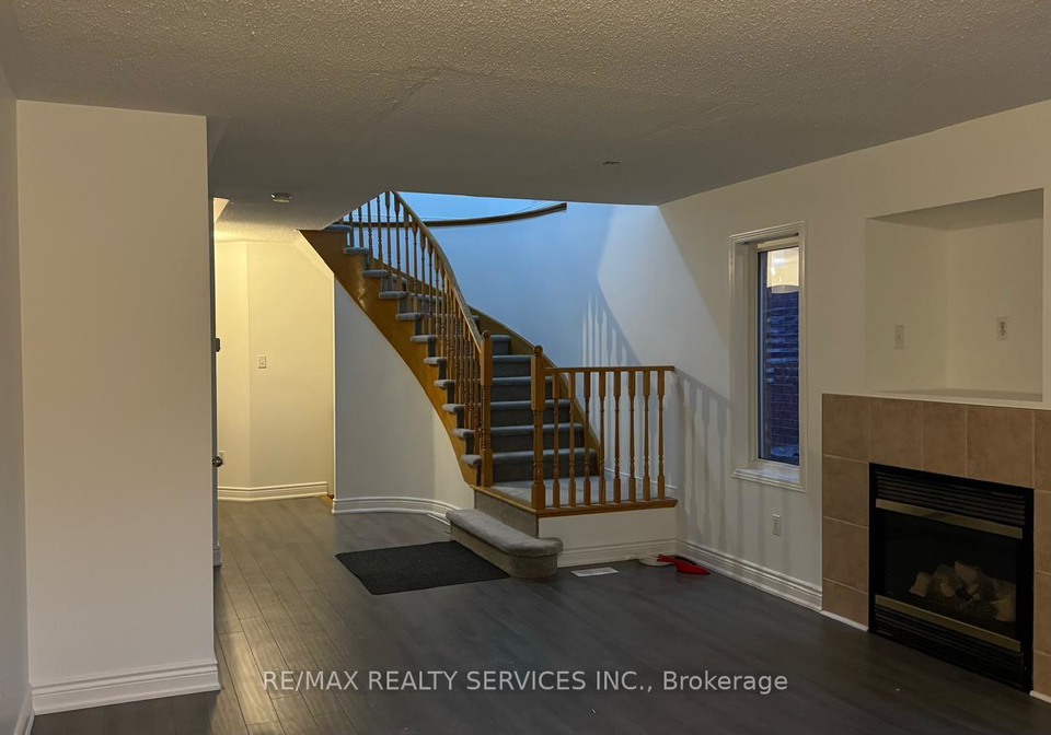 44-saintsbury-crescent-brampton-ontario-w13467816