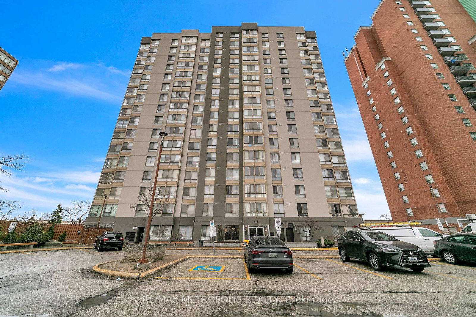 2470-eglinton-avenue-w-north-york-ontario-w13467820