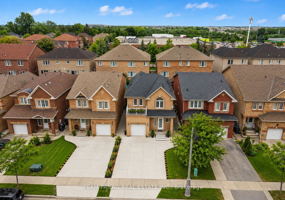 85-footbridge-crescent-brampton-ontario-w13468412
