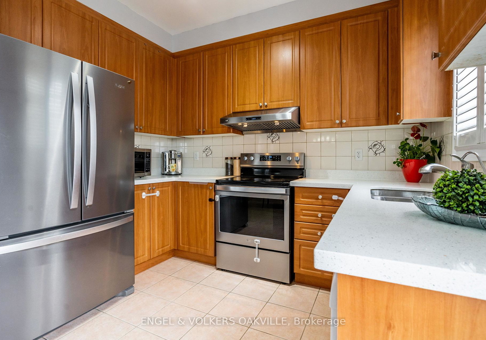 72-pefferlaw-circle-brampton-ontario-w13468588
