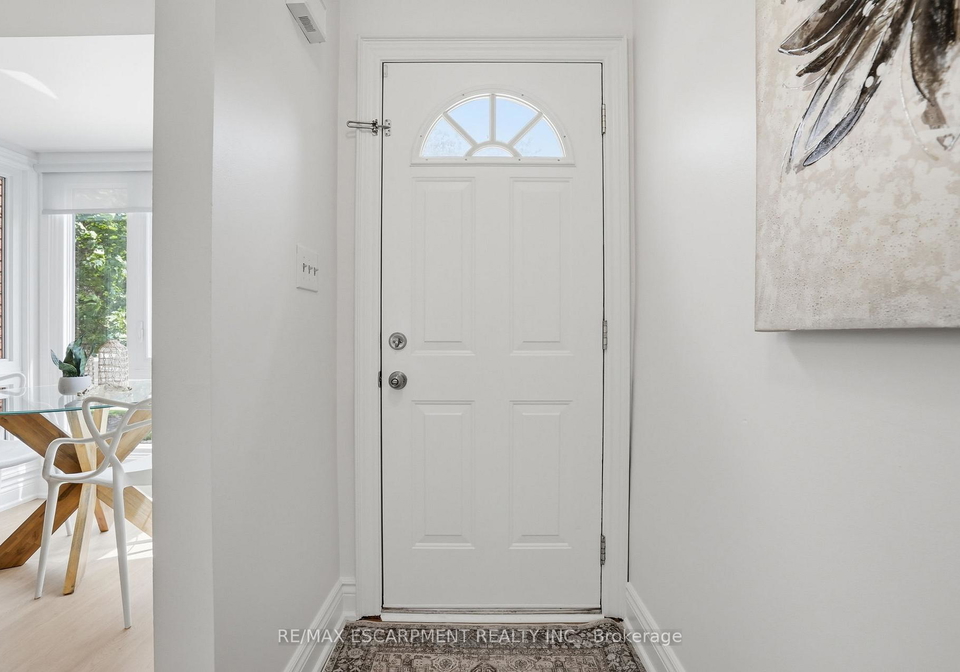 895-maple-avenue-burlington-ontario-w13468900