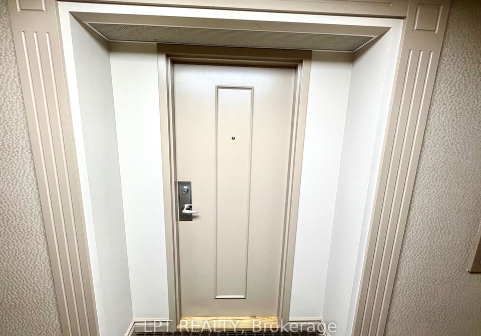 135-hillcrest-avenue-mississauga-ontario-w13469108