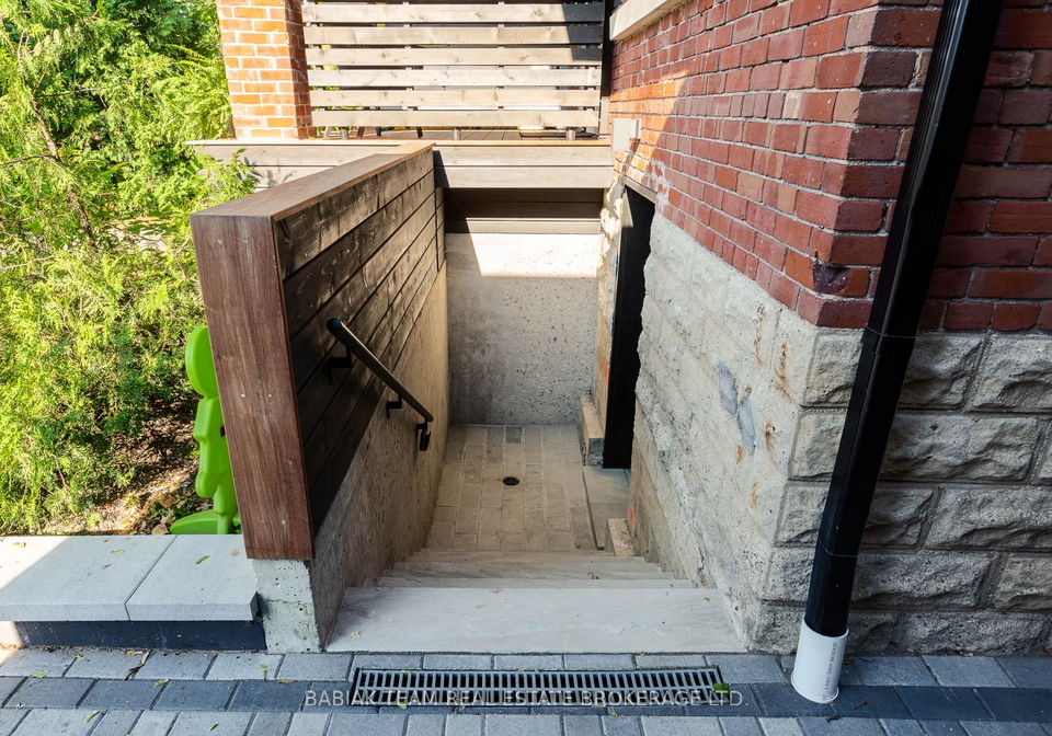 1-ostend-avenue-toronto-ontario-w13469352