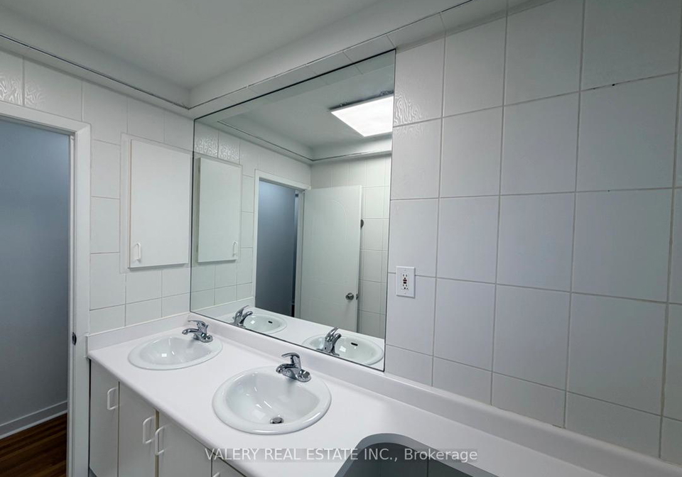 64-lexington-avenue-etobicoke-ontario-w13469446