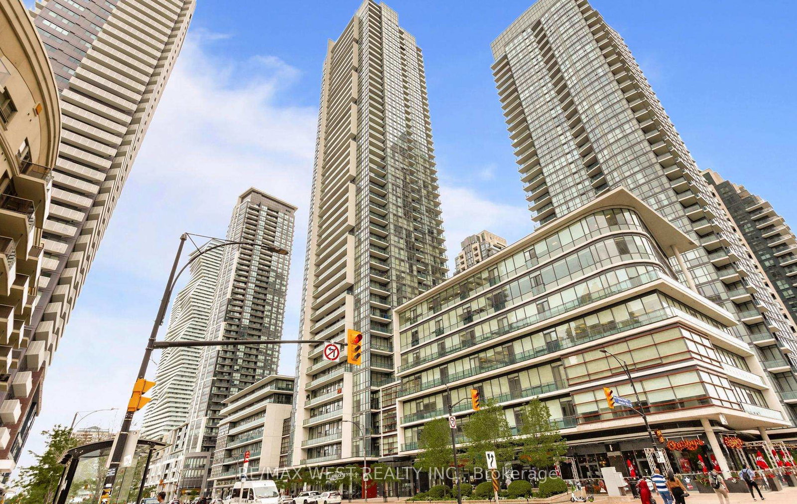 4070-confederation-pkwy-1504-parkway-mississauga-ontario-w13469570