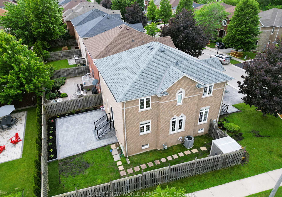 2485-blue-holly-crescent-oakville-ontario-w13469596