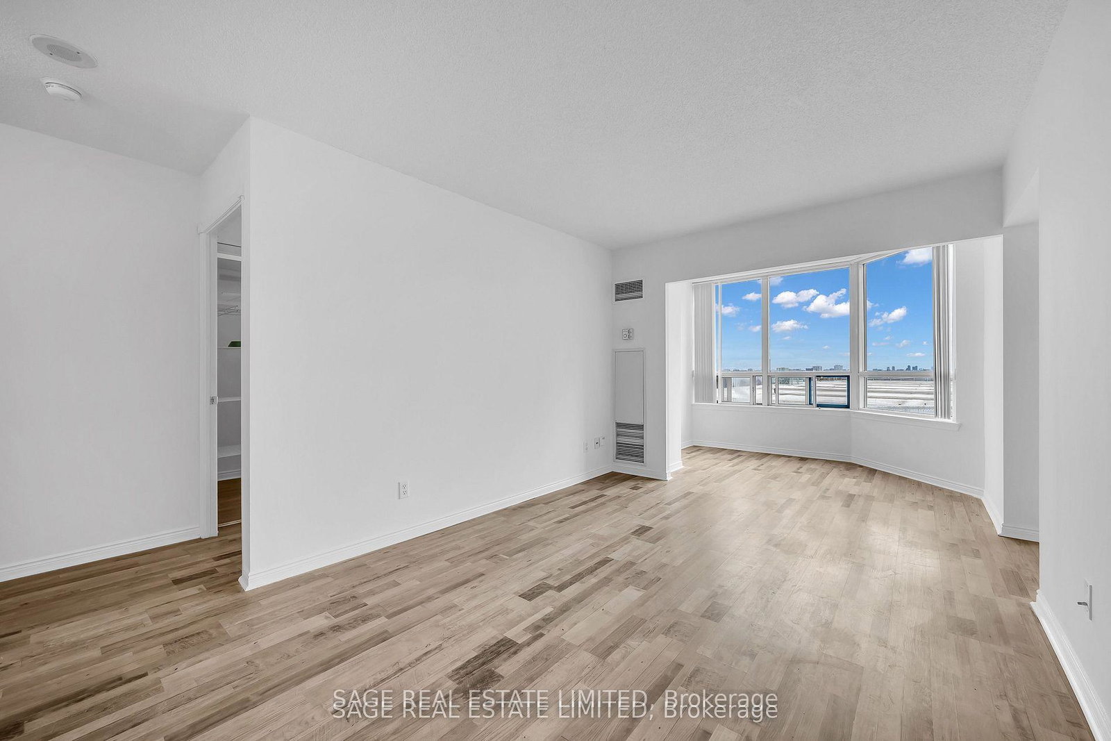 135-hillcrest-avenue-mississauga-ontario-w13469920