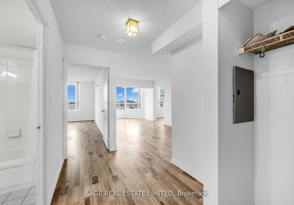 135-hillcrest-avenue-mississauga-ontario-w13469920