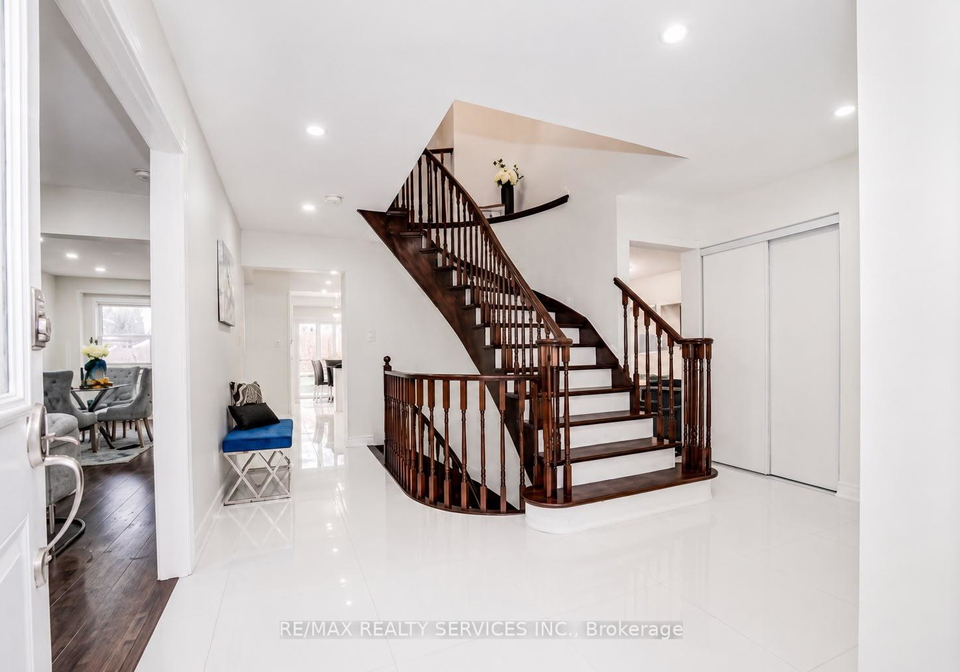 14-conover-court-brampton-ontario-w13469982
