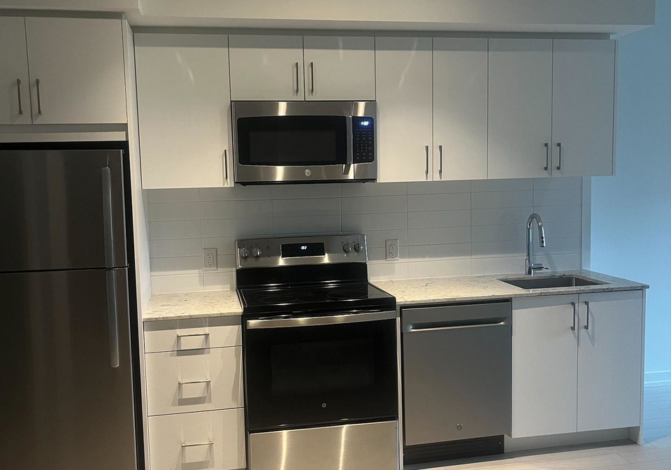 4010-eglinton-avenue-w-etobicoke-ontario-w13470024