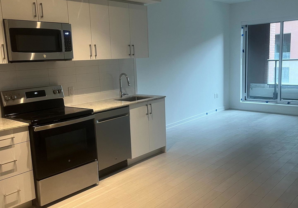 4010-eglinton-avenue-w-etobicoke-ontario-w13470024