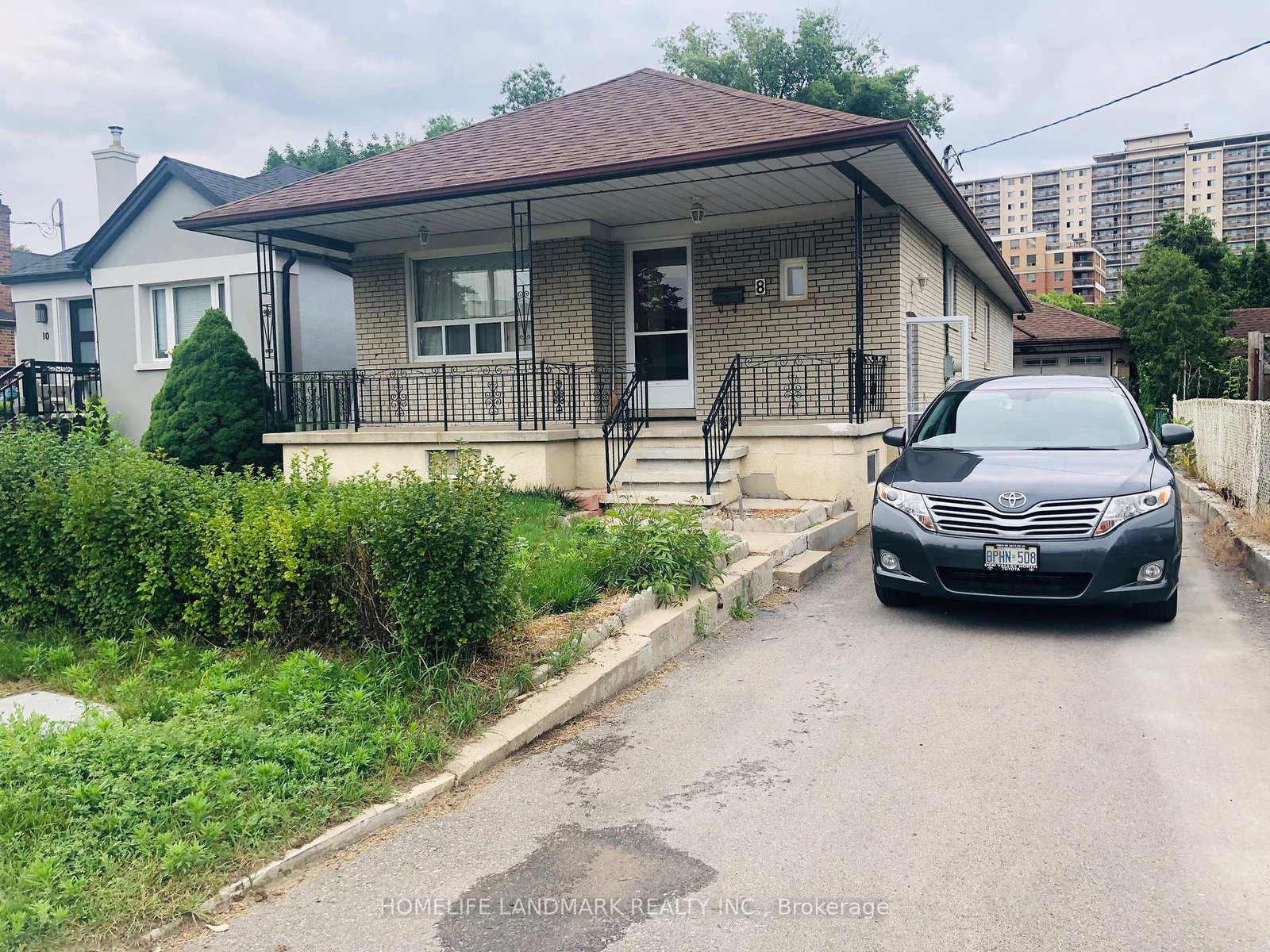 8-plainfield-road-north-york-ontario-w13470258