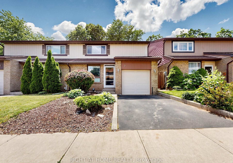 1580-lancaster-drive-oakville-ontario-w13470360