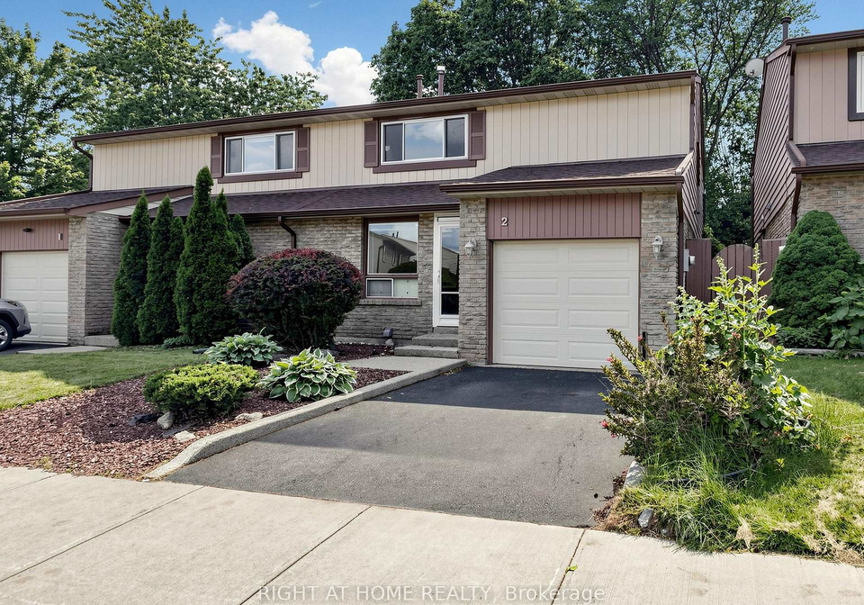 1580-lancaster-drive-oakville-ontario-w13470360