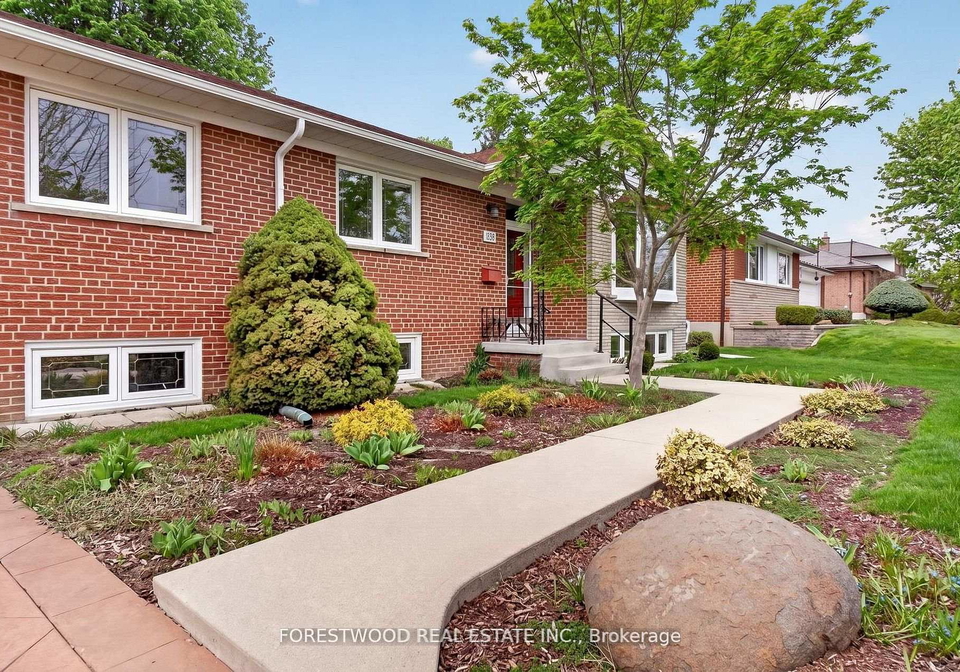 651-breckenridge-road-mississauga-ontario-w13470404
