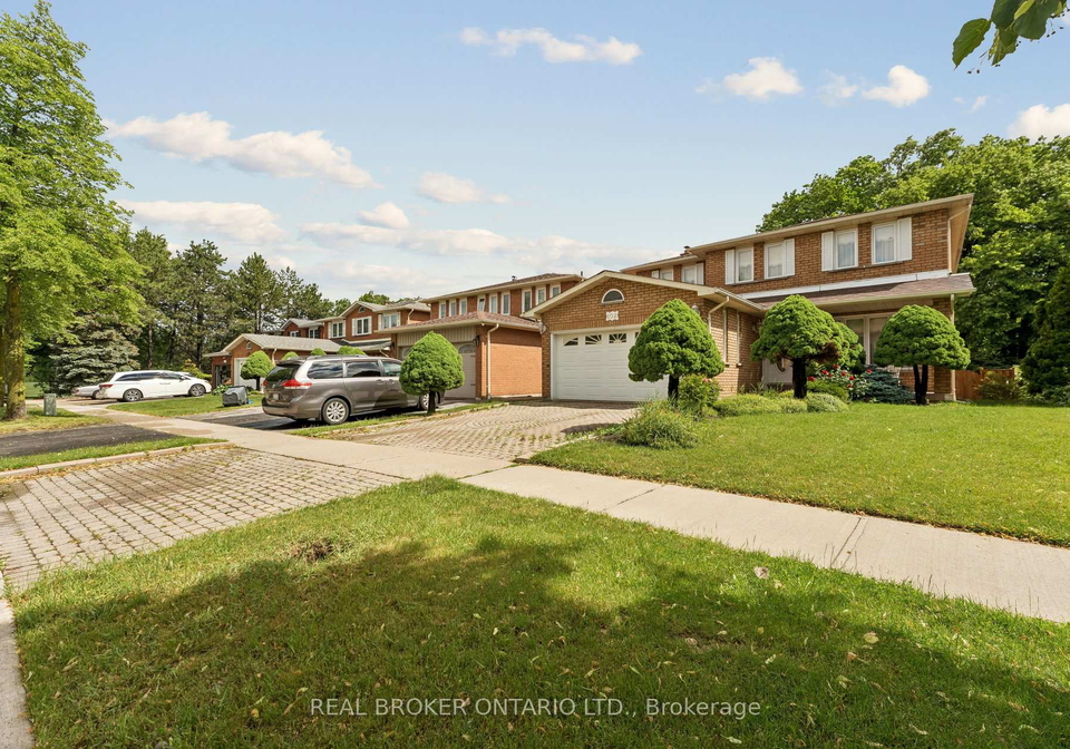 102-coronation-circle-s-brampton-ontario-w13470530