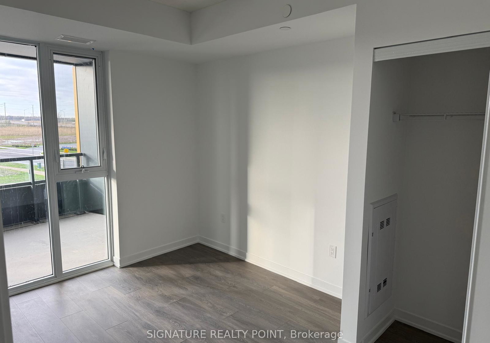4878-powers-common-burlington-ontario-w13470944