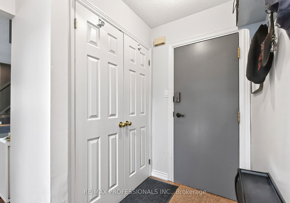 10-12-snider-avenue-north-york-ontario-w13471042