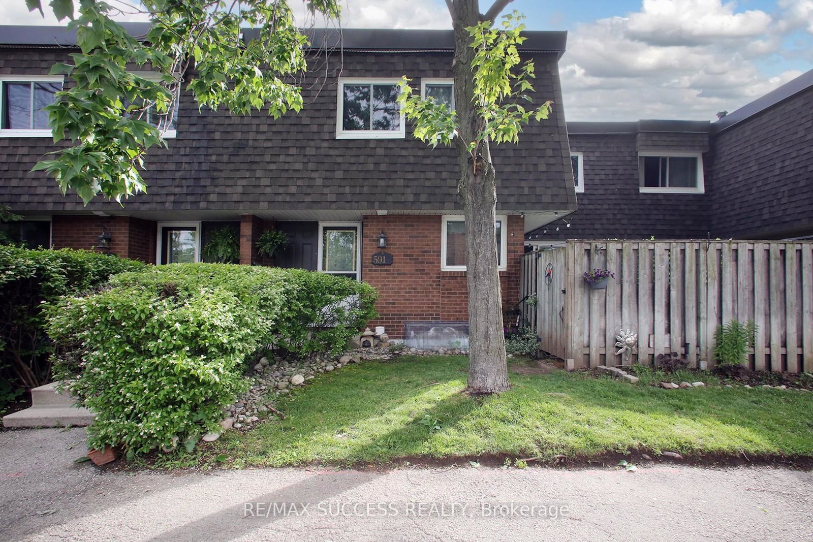 timber-lane-burlington-ontario-w13471106