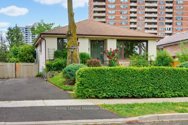 41-strathavon-drive-etobicoke-ontario-w13471378