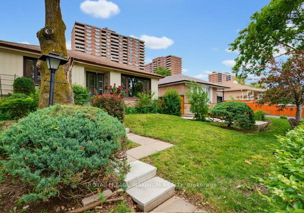 41-strathavon-drive-etobicoke-ontario-w13471378