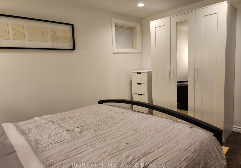 1599-sandgate-crescent-mississauga-ontario-w13471410