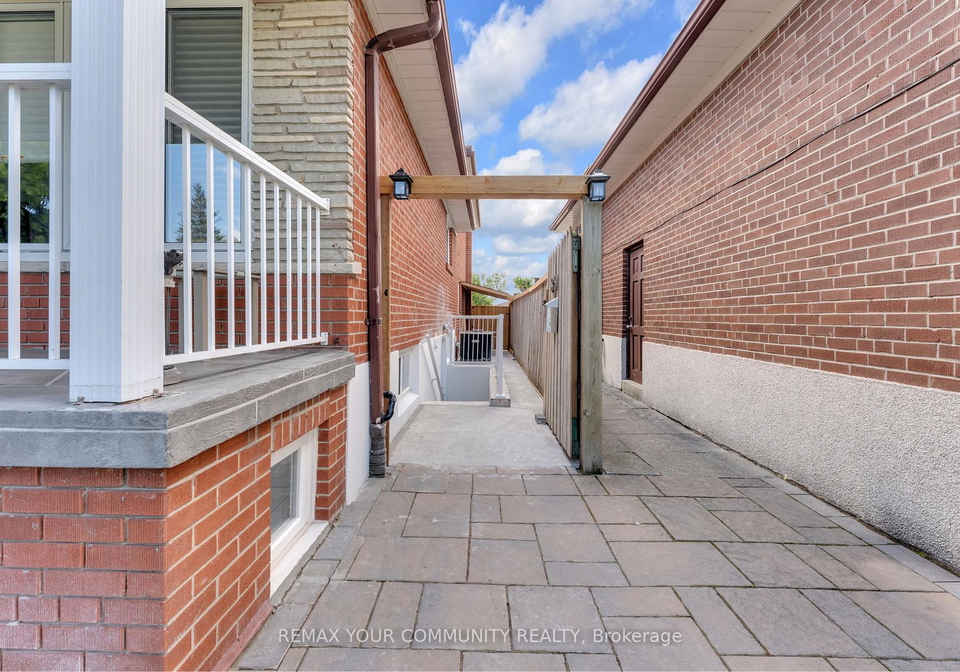 39-veerland-drive-north-york-ontario-w13471586