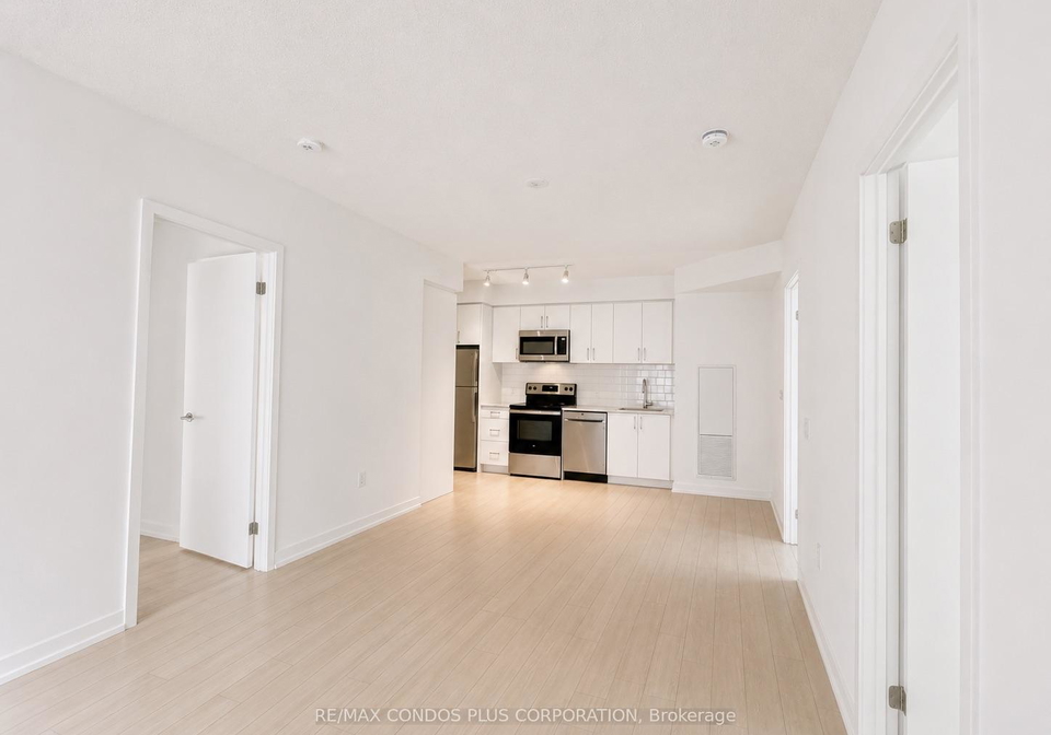 4010-eglinton-avenue-w-etobicoke-ontario-w13471884