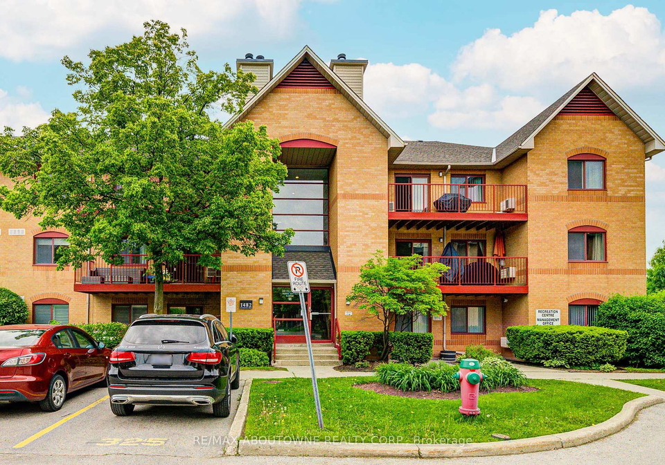 1482-pilgrims-way-oakville-ontario-w13472478