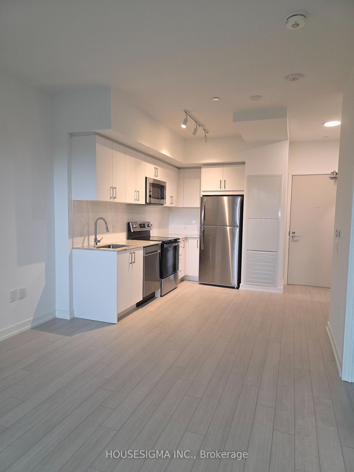 4010-eglinton-avenue-w-etobicoke-ontario-w13472684