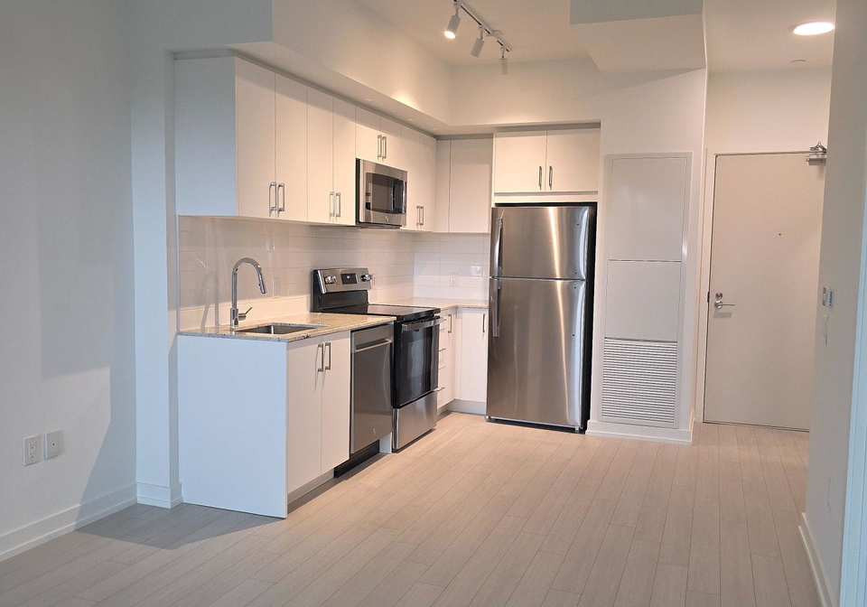 4010-eglinton-avenue-w-etobicoke-ontario-w13472684