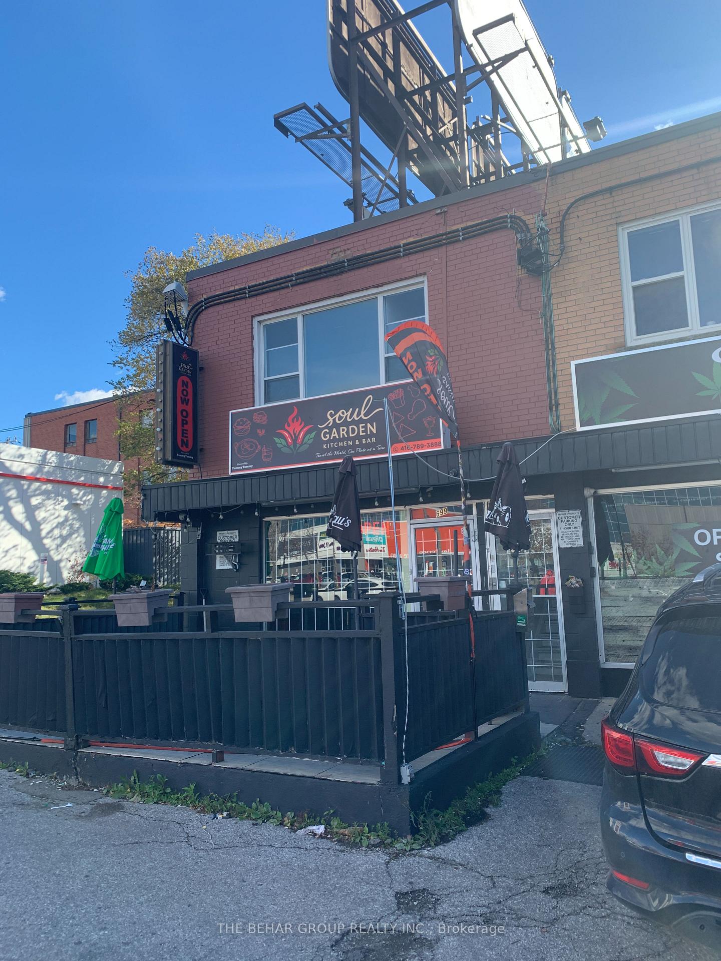 699-lawrence-avenue-w-north-york-ontario-w13473060