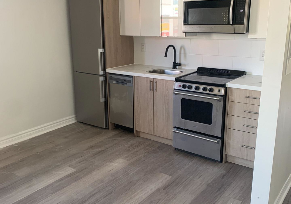 699-lawrence-avenue-w-north-york-ontario-w13473060