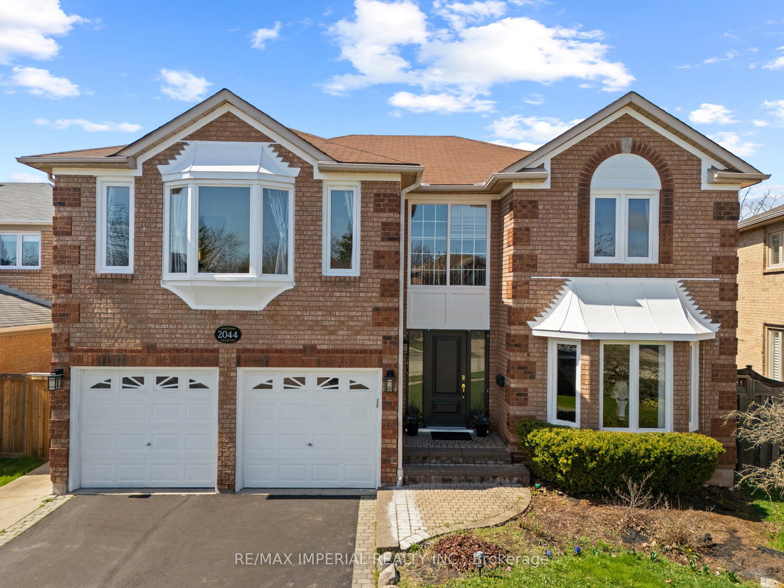 2044-schoolmaster-circle-oakville-ontario-w13473238