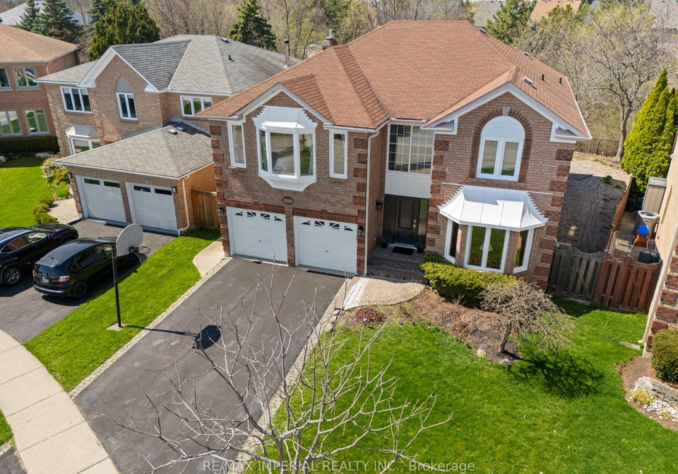 2044-schoolmaster-circle-oakville-ontario-w13473238