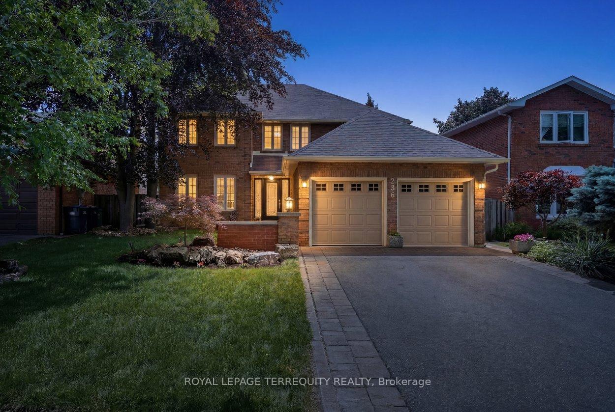 236-whitchurch-mews-mississauga-ontario-w13473324