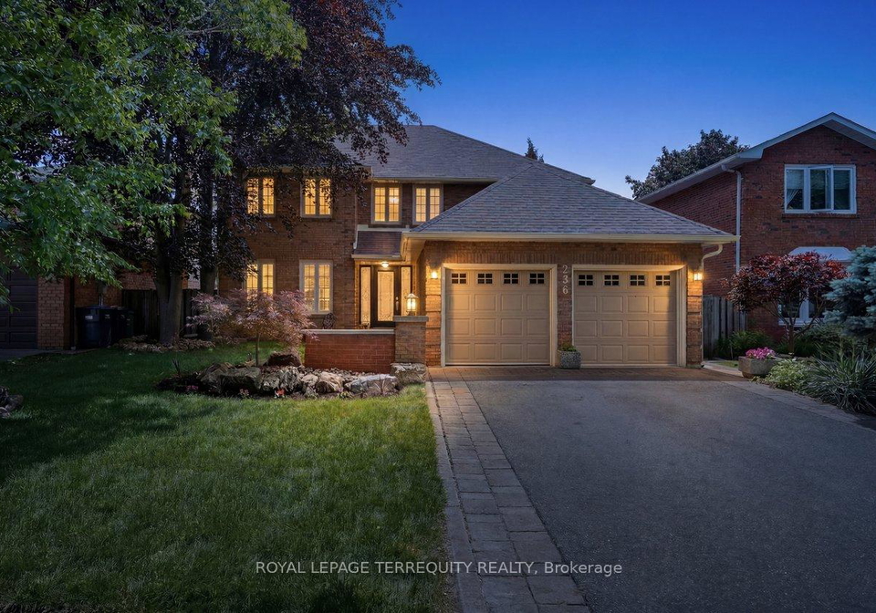 236-whitchurch-mews-mississauga-ontario-w13473324