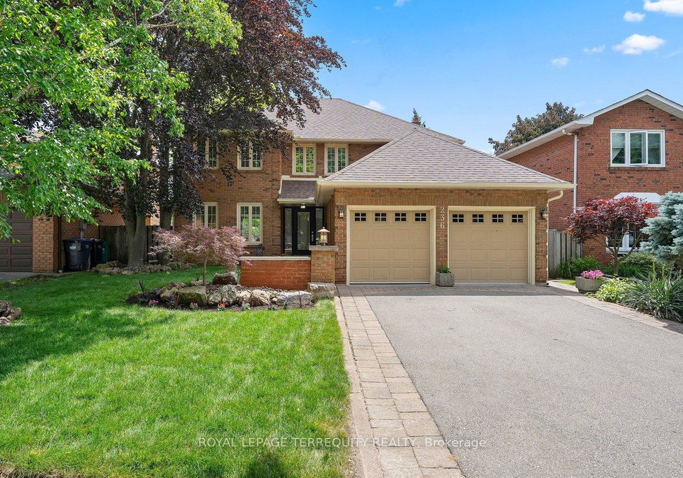 236-whitchurch-mews-mississauga-ontario-w13473324